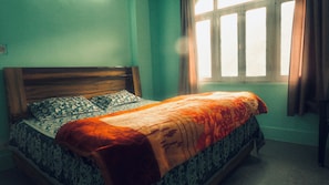 Single Room, Mountain View