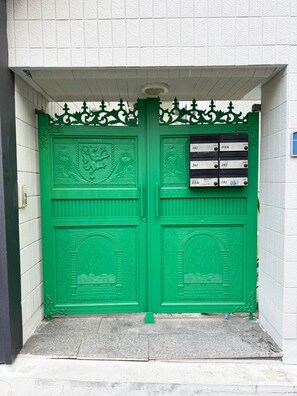 تفاصيل الفندق من الخارج