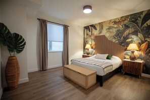 1 bedroom, iron/ironing board, Internet, bed sheets - Tropical Suite 203 - The Agora a Boutique Hotel (Qualicum Beach)