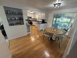 Dining - 4-bedroom house in Titletown (Ashwaubenon)