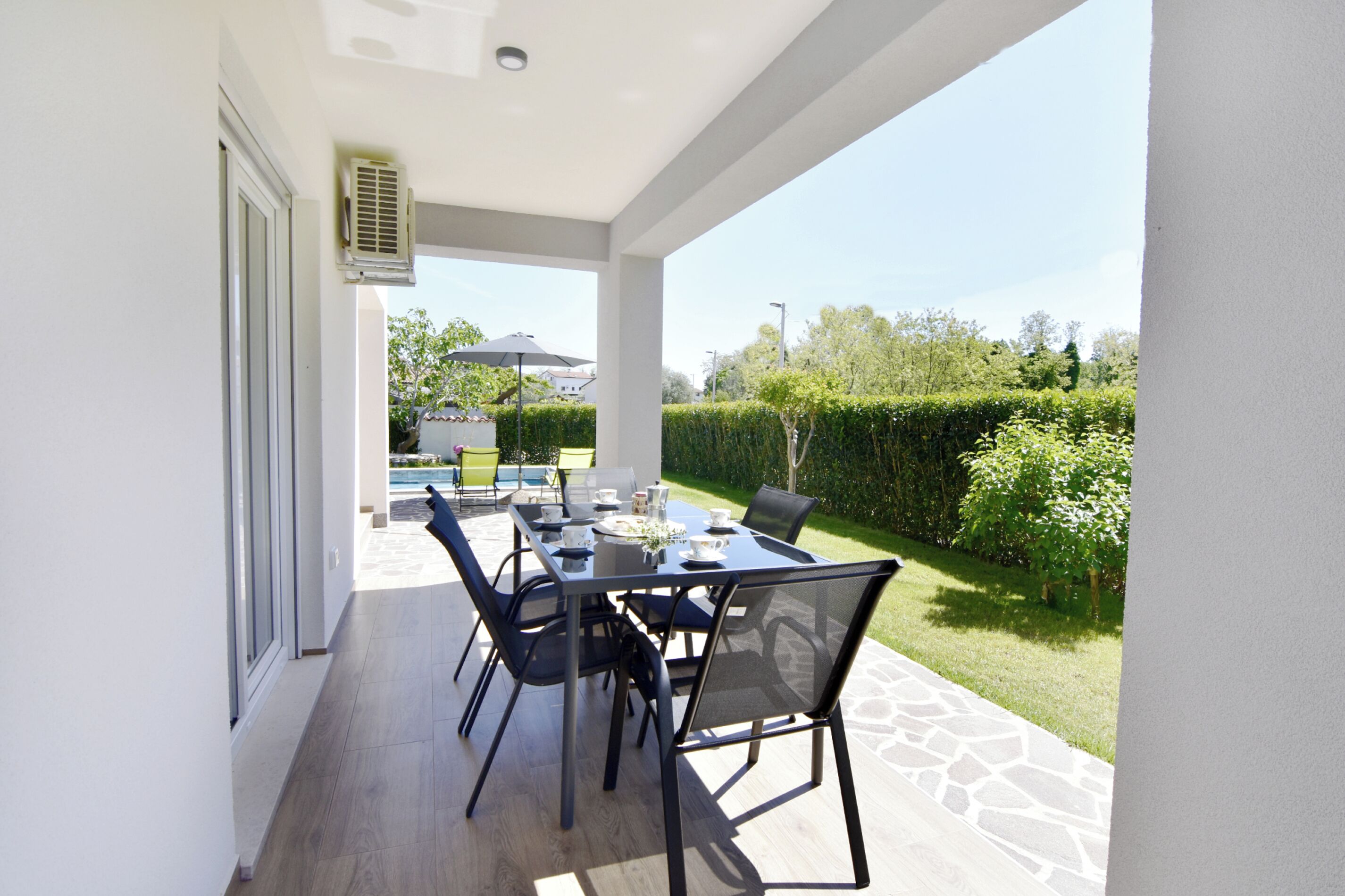 Apartamento, 2 habitaciones, patio, vistas al jardín | Balcón