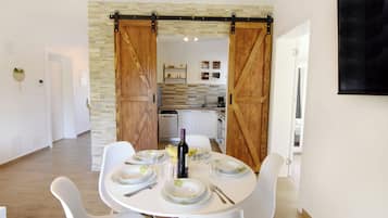 Apartamento, 2 habitaciones, patio, vistas al jardín | Comedor