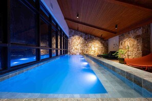 Piscine couverte, piscine extérieure
