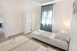 Apartment, 2 Bedrooms, Patio, Garden View - Modern Holiday Home With Shared Pool (Umag)