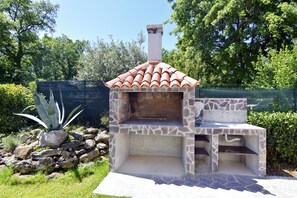 Apartment, 2 Bedrooms, Patio, Garden View | Property grounds - Modern Holiday Home With Shared Pool (Umag)