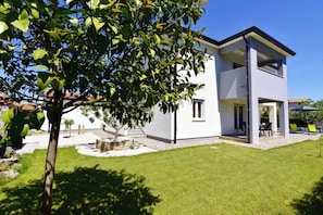 Appartement, 2 chambres, patio, vue sur le jardin | Extérieur