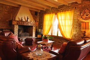 Interior - Panoramic Tuscan villa with infinity pool, exclusive use, private garden (Montecarlo)