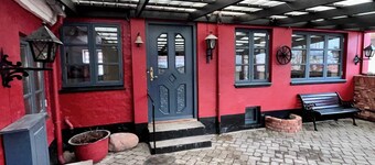 Spacious Charming Townhouse By The Harbour