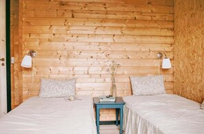 مكواة/لوح كي وواي فاي وملاءات أسرّة