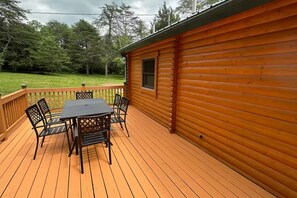 Outdoor dining - Justin Fitch Cabin - Active Heroes (Bullitt County)