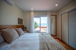 Eenvoudige villa | Een kluis op de kamer, verduisterende gordijnen, gratis wifi