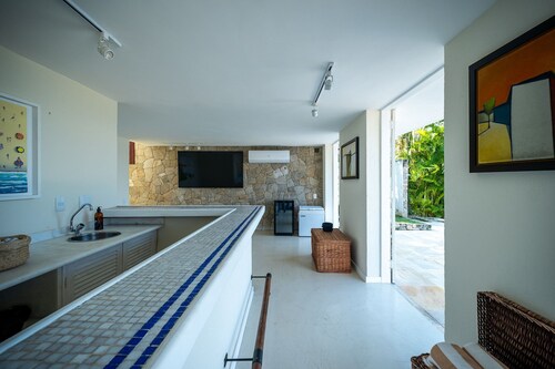 Angra - Mombaça | Mansão Espetacular Beira-Mar, 7 Suites - por Casapē Rio