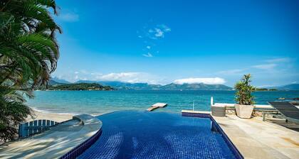 Angra - Mombaça | Mansão Espetacular Beira-Mar, 7 Suites - por Casapē Rio