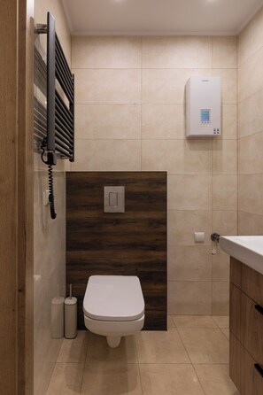Deluxe Apartment, Balcony | Bathroom - Butorowy Residence Kościelisko by Downtown Apartments (Kościelisko)