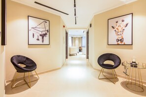 Interior - Charming  2 BDR + Maid, Dubai Marina (Dubai)