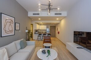 TV - Charming 1 bedroom in JVC (Dubai)