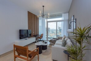 TV - Charming 1 bedroom in JVC (Dubai)