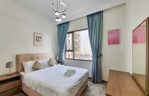 In-room safe, iron/ironing board, free WiFi, bed sheets - Cozy 1br in Dubai Hills (Dubai)