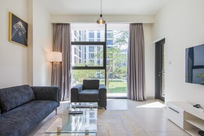 TV - Charming 1br in Dubai Hills (Dubai)