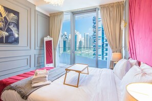 Iron/ironing board, free WiFi, bed sheets - Marina View- 1br in Stella Maris (Dubai)