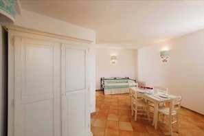 Dining room - Cozy Flat in a Residence With Pool (Aglientu)