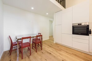 Appartamento Standard, non fumatori | Cucina privata | Frigorifero, forno, piano cottura, lavastoviglie