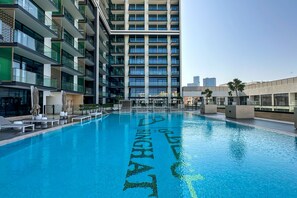 Pool - Brand New 1 Bedroom in JVC (Dubai)