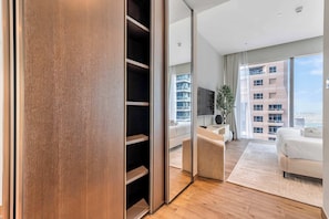 Room - StayShort - 2 Bedroom Apartment in Dubai Marina with Amazing views that Sleeps 4 (Dubai Marina)