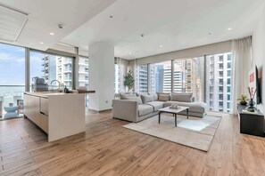 Living area - StayShort - 2 Bedroom Apartment in Dubai Marina with Amazing views that Sleeps 4 (Dubai Marina)
