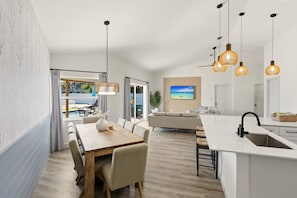 Interior - New! Family Private Resort, Heated Pool, Pickleball, Putting Green & Game Room (Bradenton)