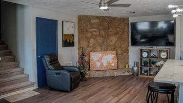 Apartment, 3 Bedrooms | Interior