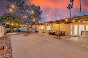Terrace/patio - Desert Oasis in Mesa- Poolside & Hot Tub (Mesa)