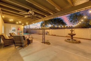 Terrace/patio - Desert Oasis in Mesa- Poolside & Hot Tub (Mesa)