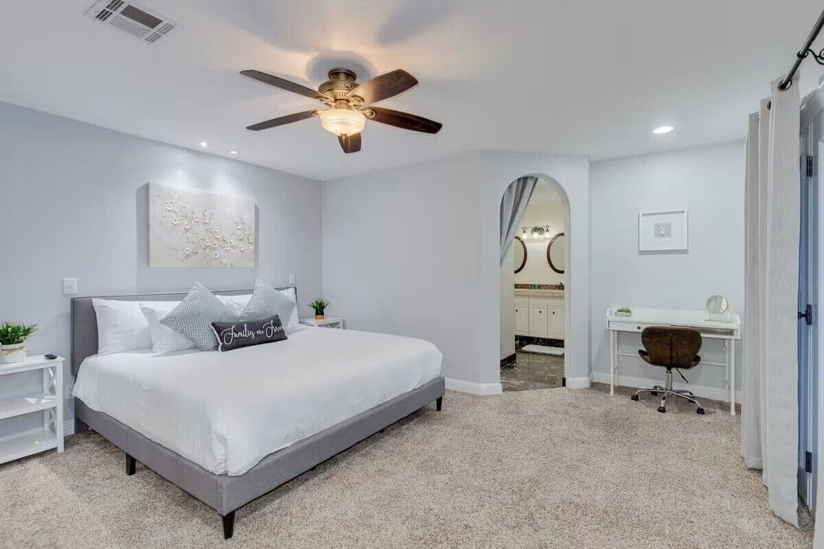 Comfort Triple Room | Iron/ironing board, free WiFi