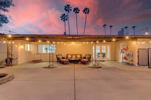 Interior - Desert Oasis in Mesa- Poolside & Hot Tub (Mesa)