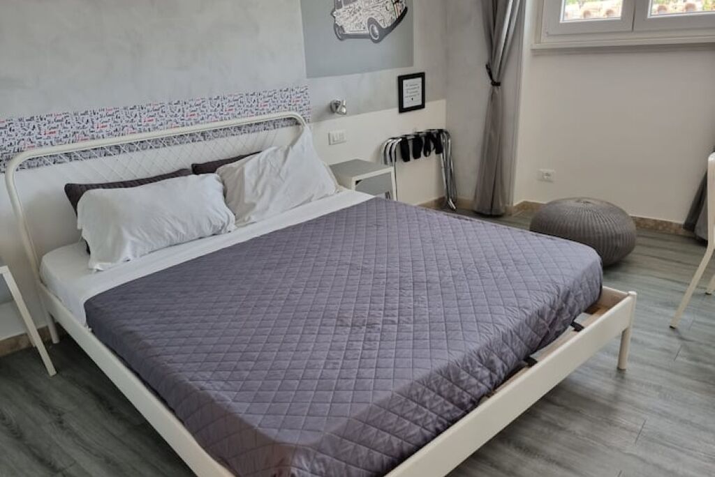 1 غرفة نوم ومكواة/لوح كي وسرير سفر وواي فاي مجانًا