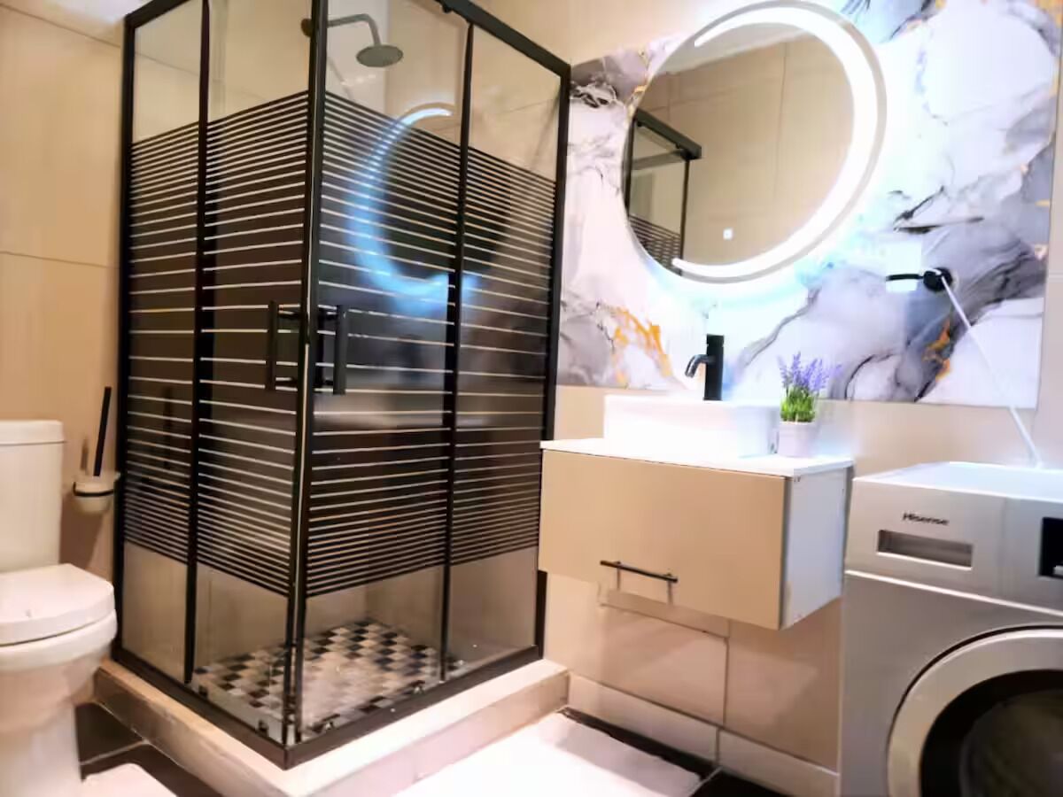 Bruser, hårtørrer, håndklæder, Sæbe