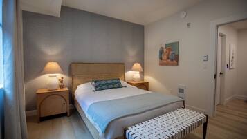 2 bedrooms, iron/ironing board, bed sheets