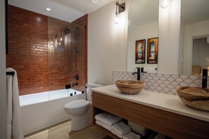 Hair dryer, towels, soap, toilet paper - Mediterranean Suite 201 - The Agora a Boutique Hotel (Qualicum Beach)
