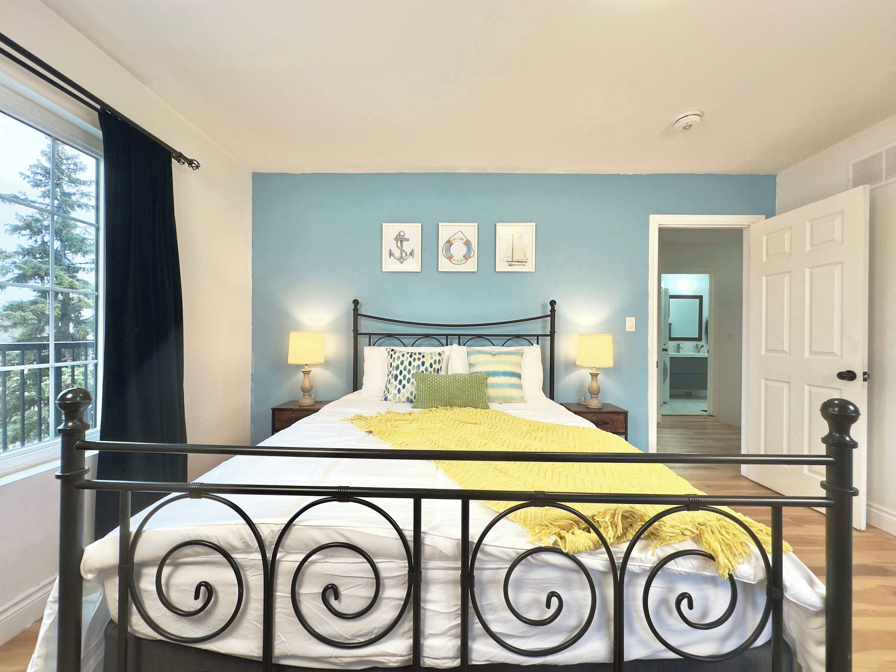 書桌、可攜式嬰兒床、Wi-Fi、床單