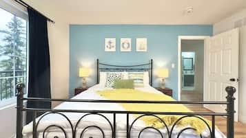 書桌、可攜式嬰兒床、Wi-Fi、床單