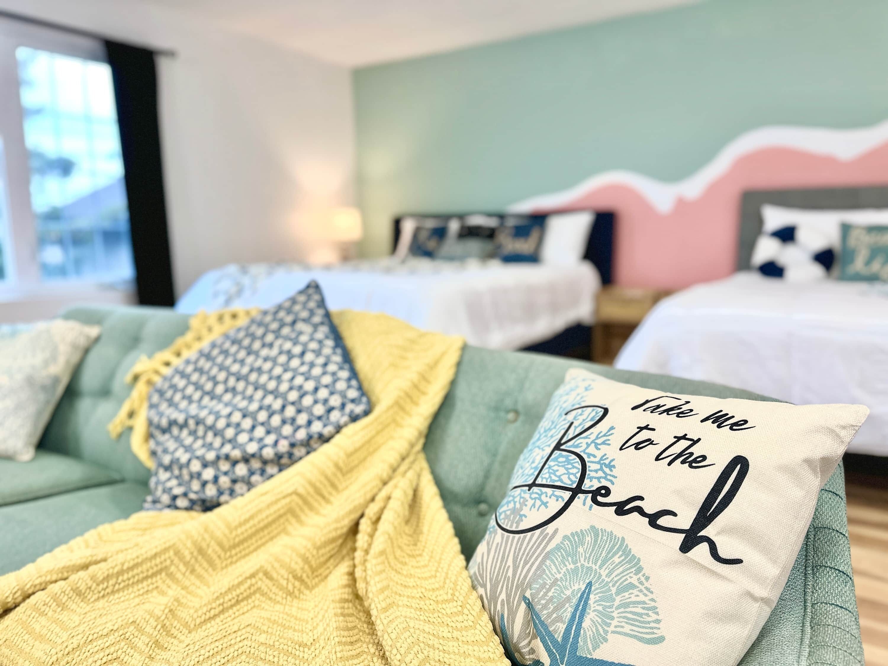 Desk, travel crib, WiFi, bed sheets