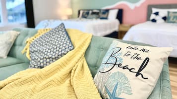 Desk, travel cot, WiFi, bed sheets