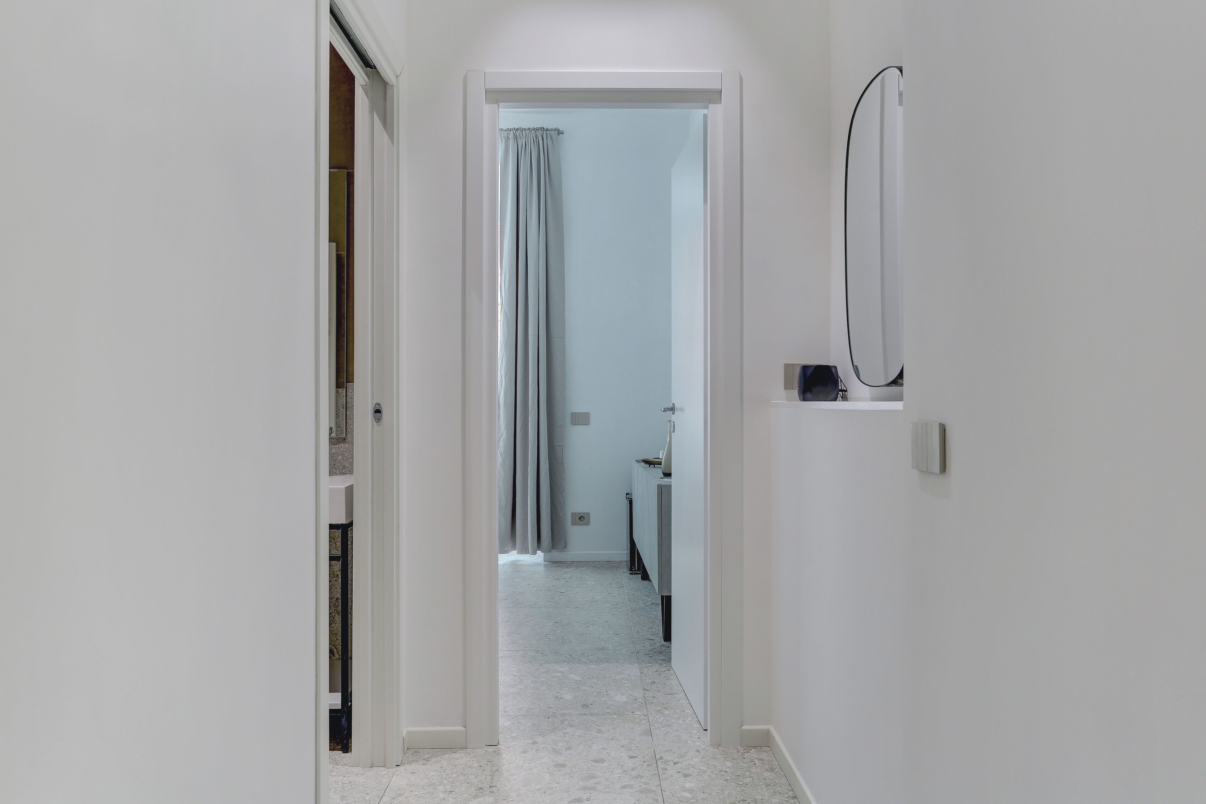 华丽四人房, 城市景观 | 住宿内部