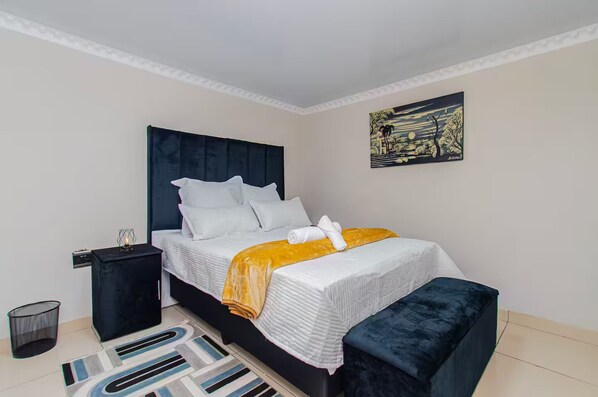 Fer et planche à repasser, accès Internet, draps fournis