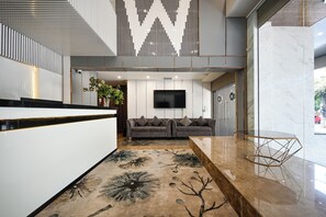 Reception - The Moon 1 Hotel (Ho Chi Minh)