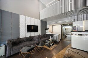 Reception - The Moon 1 Hotel (Ho Chi Minh)