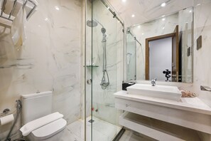 Superior Double Room, City View | Bathroom | Shower, free toiletries, hair dryer, slippers - The Moon 1 Hotel (Ho Chi Minh)