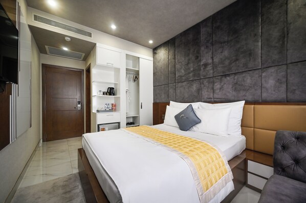 Superior Double Room, City View | Blackout drapes, soundproofing, free WiFi - The Moon 1 Hotel (Ho Chi Minh)