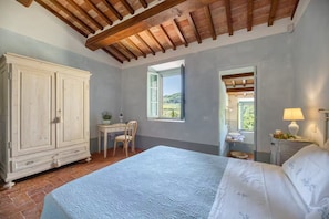4 chambres, bureau, fer et planche à repasser, Wi-Fi gratuit